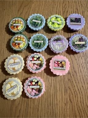 Yankee Candle Assorted Wax Melts in Green, Yellow, Purple, Pink, Cream